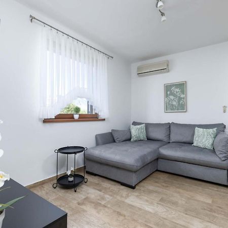 Soper - Top Location 300 M From The Sea Porec Exterior photo